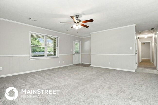 Building Photo - 795 Cedar Lake Dr SE