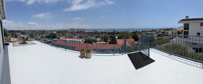 Massive Views from private deck - 3325 S Carolina St