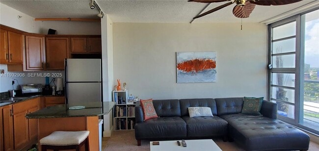 Foto del edificio - 1720 Harrison St