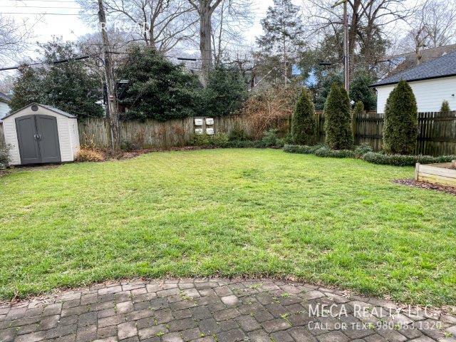 Photo - 2909 Manor Rd House