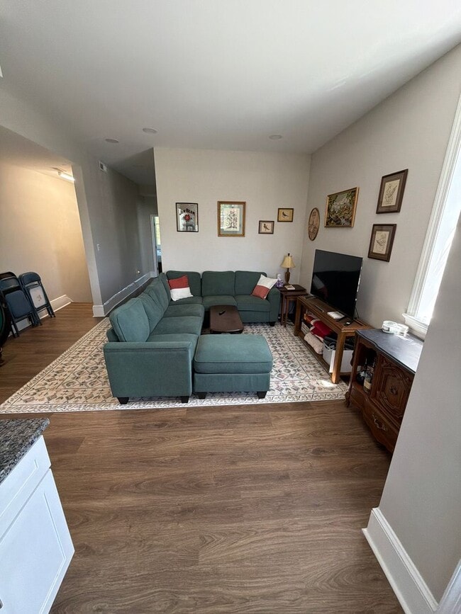 Foto del edificio - 1203 W Main St