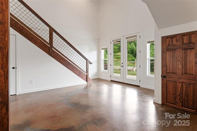 Foto del edificio - "Charming 1-Bedroom Retreat in Candler - Cozy 650 Sq Ft Haven!"