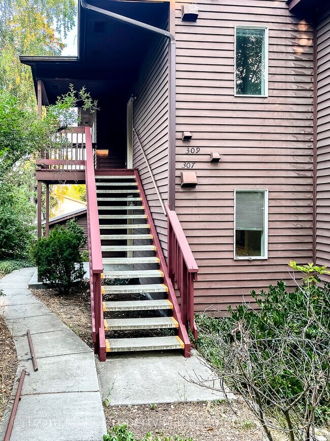 Foto del edificio - Jefferson Duplex