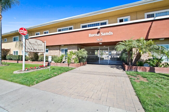 Building Photo - Buena Sands Apartments