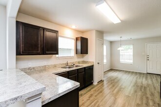 Building Photo - 2722 Madison Ct