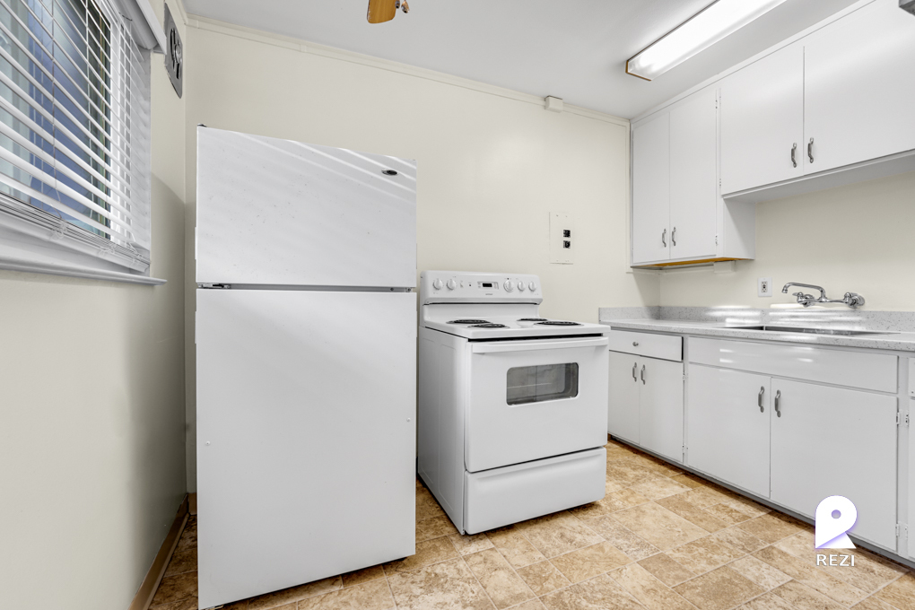 Primary Photo - 420 S 3rd St