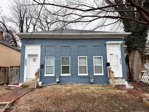 Building Photo - 2221 W Madison St
