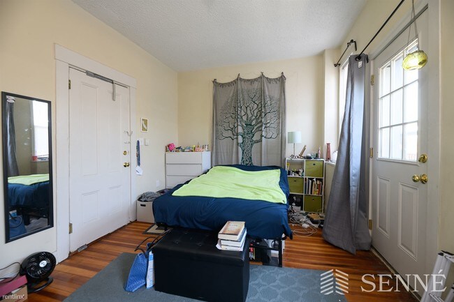 Building Photo - 3 br, 1 bath  - 1095 Cambridge St Apt.2