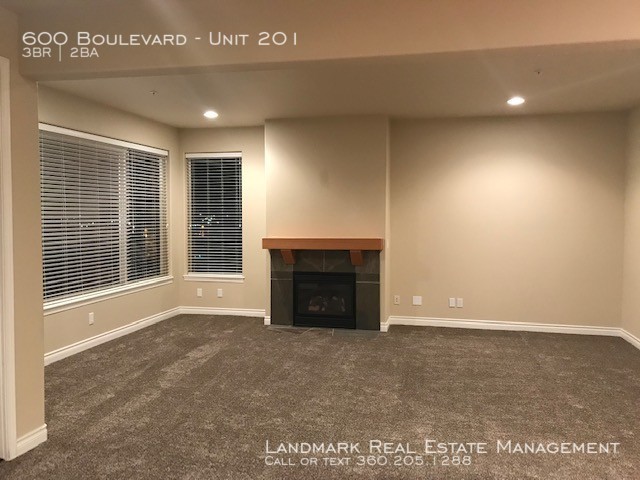 Building Photo - 600 Boulevard