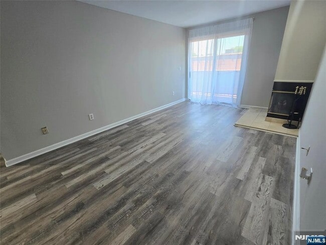 Photo - 105 State St Apartment