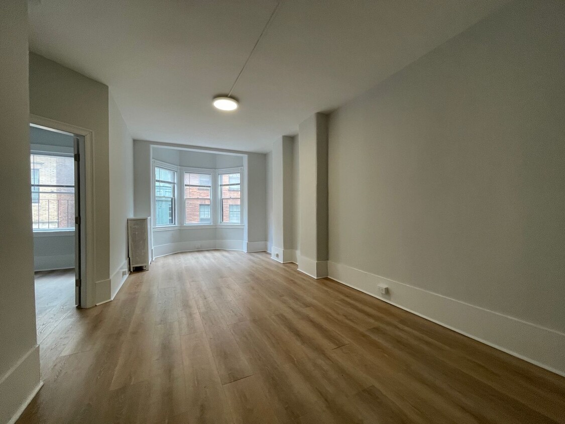Foto principal - Incredible 3 bedroom apartment - Beacon Hill