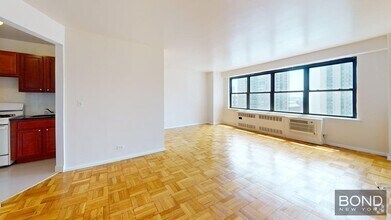 Building Photo - 399 E 72nd St