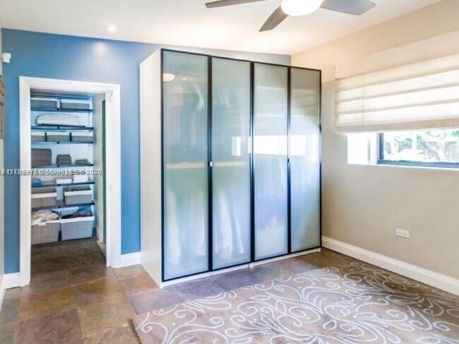 Foto del edificio - 12805 NE 11th Ct