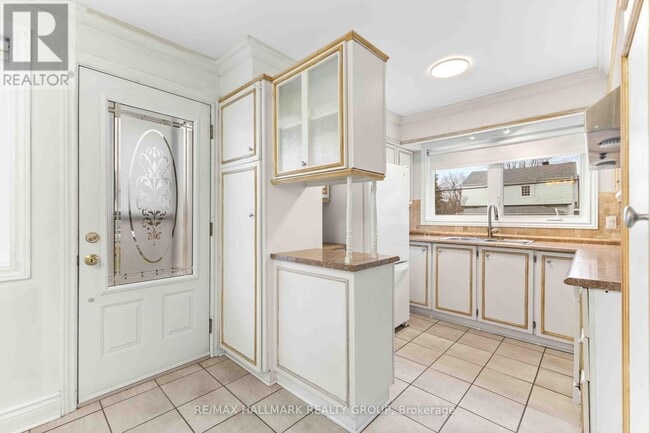 Building Photo - 1320 St. Jean St