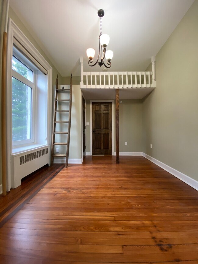 Building Photo - 155 Beacon Hill Dr