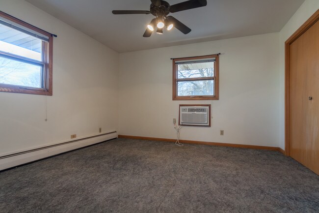 Building Photo - 1209 E Gorham St