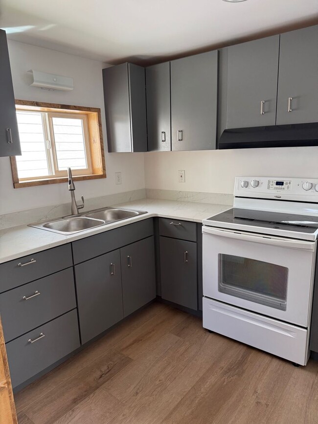 Building Photo - Charming 1 bedroom, 1 bathroom home available in Belgrade!