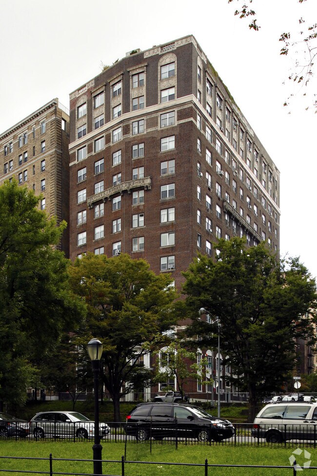 370 Riverside Dr, New York, NY 10025 Apartments in New York, NY