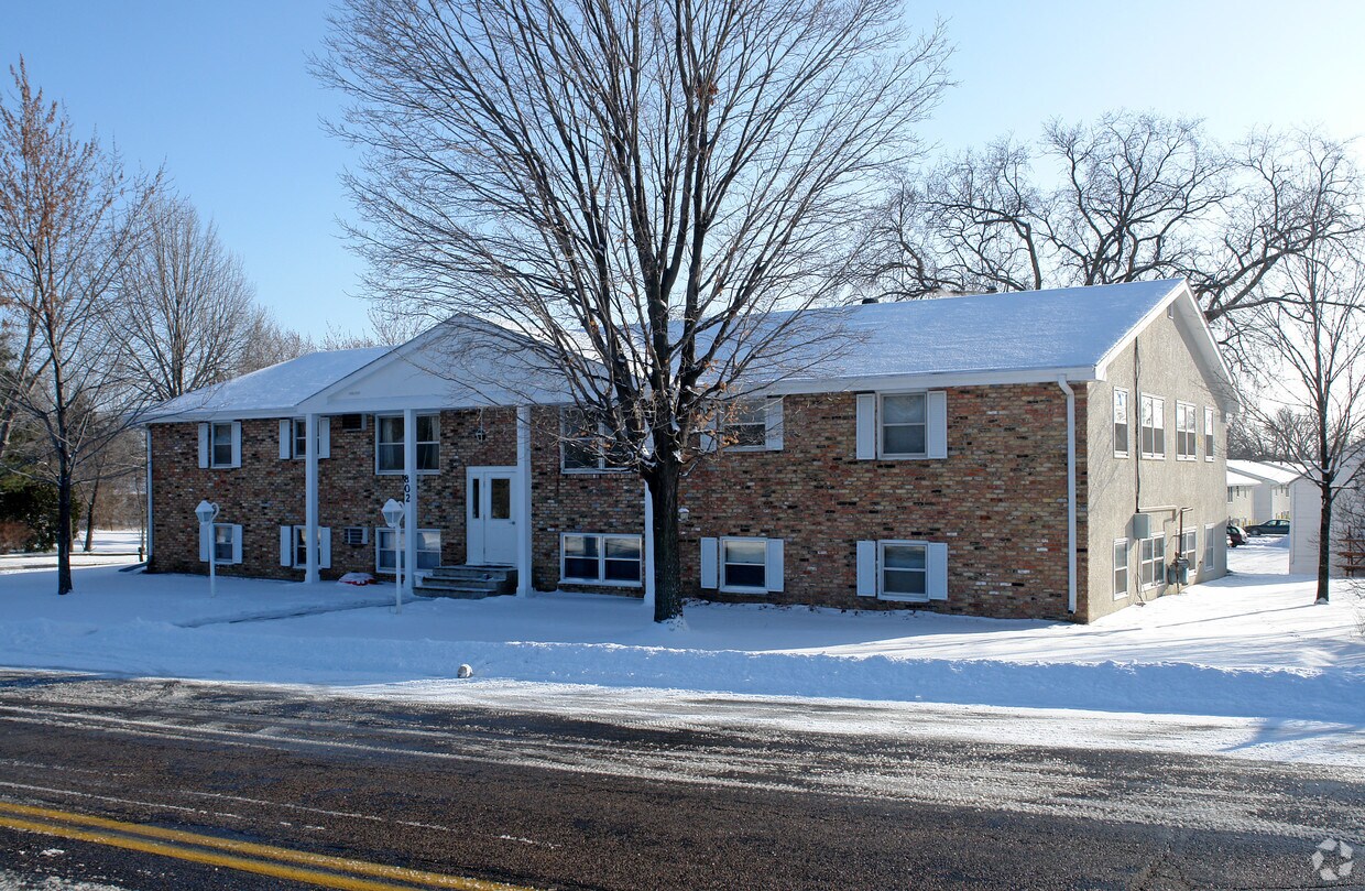 Building Photo - 802 Garfield St