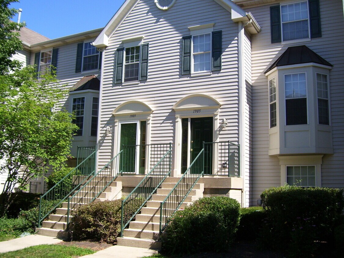 1905 Grandview Pl Unit 4G, Montgomery, IL 60538 Condo for Rent in