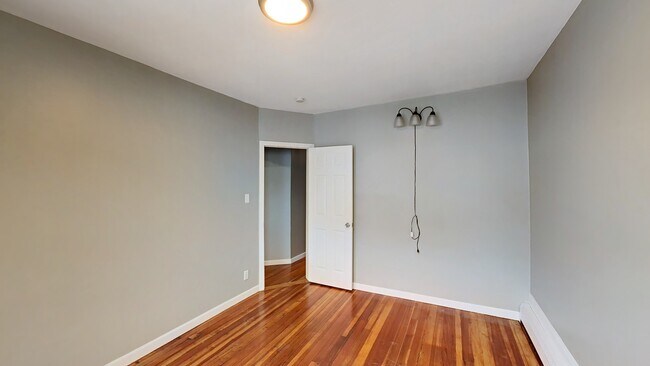 Building Photo - 4 Weld Ave