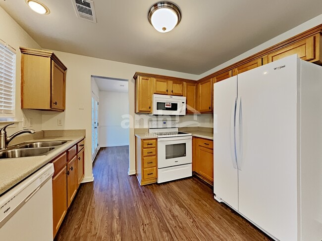 Foto del edificio - 1326 Chapmans Retreat Dr