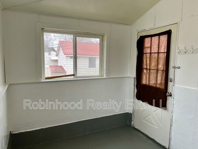 Foto del edificio - 647 Cedar St