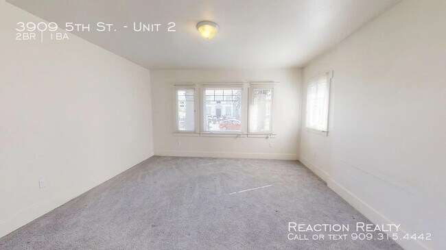 Building Photo - 3909 5th St