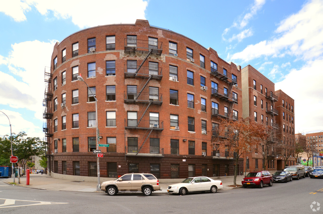 Building Photo - Sycamore Apartments