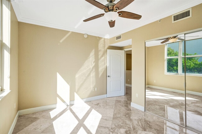 Foto del edificio - 101 S Ocean Dr