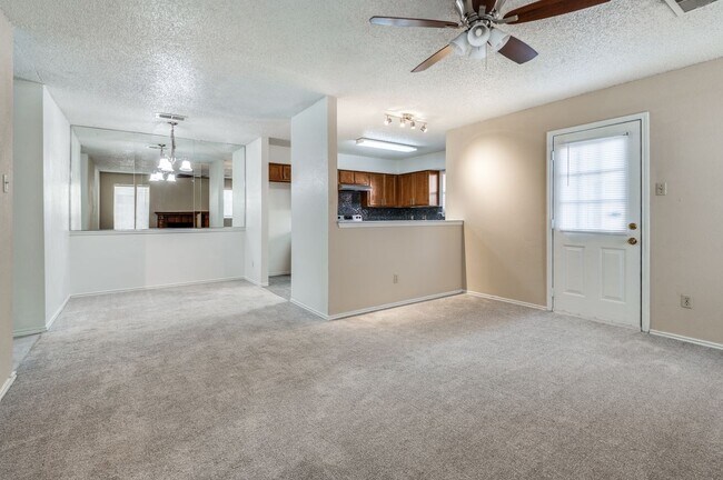 Foto del edificio - 2617 Isbella Dr