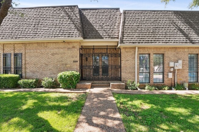 Building Photo - 3014 Stonehenge Ln