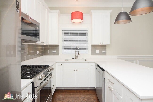 Foto del edificio - 3455 N Hoyne Ave