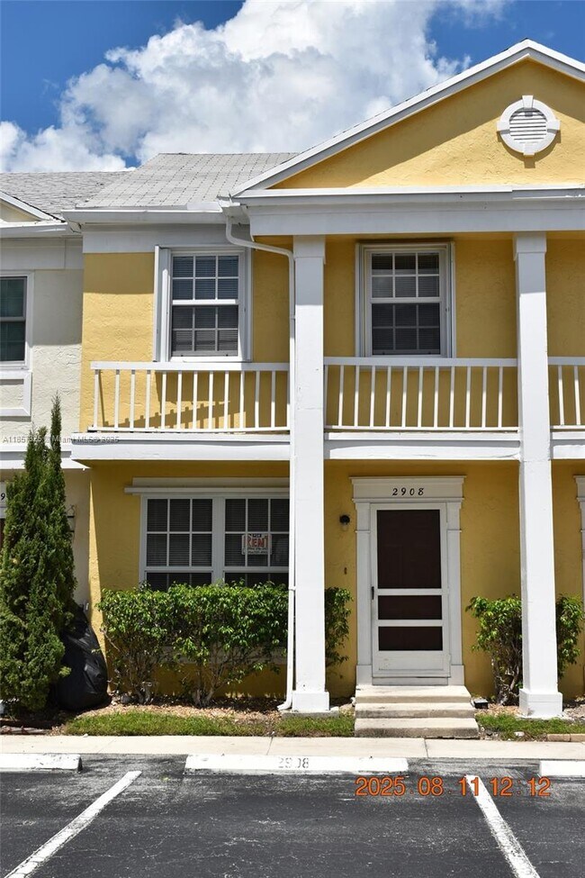 Foto del edificio - 2908 Edgehill Ln