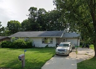Building Photo - 10890 Cascade Dr