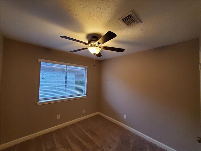 Building Photo - 2950 High Plains Dr