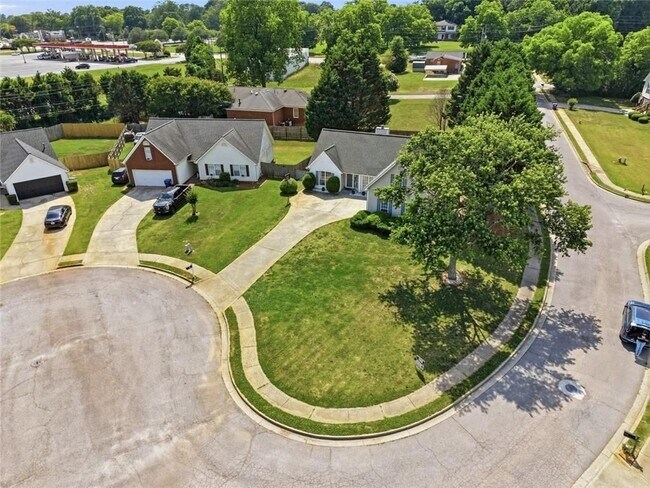 Building Photo - 35 Shenandoah Dr