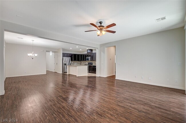 Foto del edificio - 7853 Dell Ridge Ave.