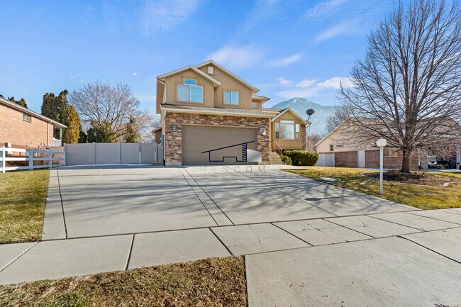 Foto del edificio - 2368 N 650 E