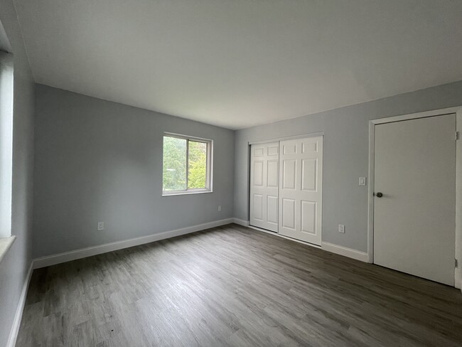 two nice bedrooms - 5600 N Main St