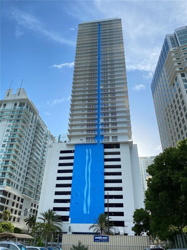 Building Photo - 1200 Brickell Bay Dr