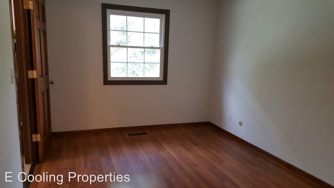 Building Photo - 331 Ridgeview Ave