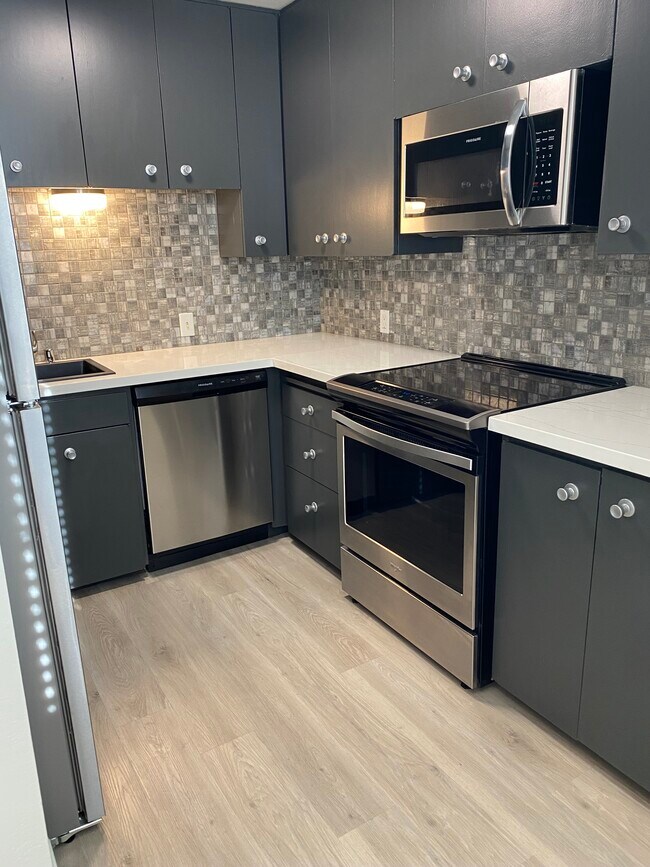 Foto del edificio - 2020 Albatross St