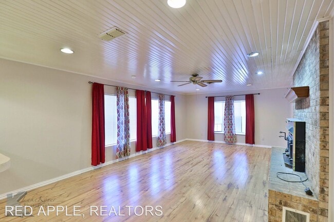 Building Photo - 3 br, 2 bath House - 425 Hawthorne