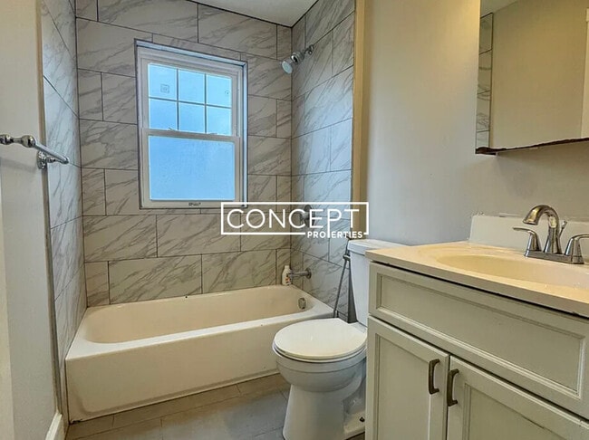 Building Photo - 28 School St