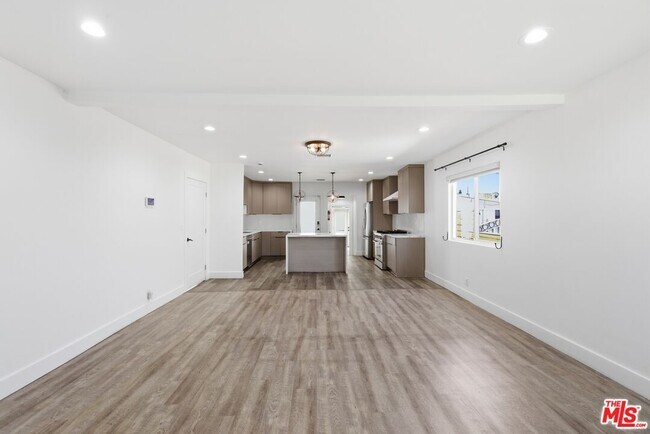 Foto del edificio - 6415 Madden Ave