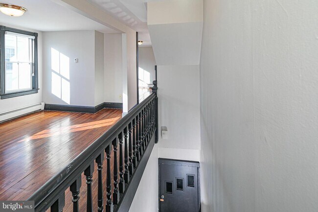 Building Photo - 357-359 Nassau St