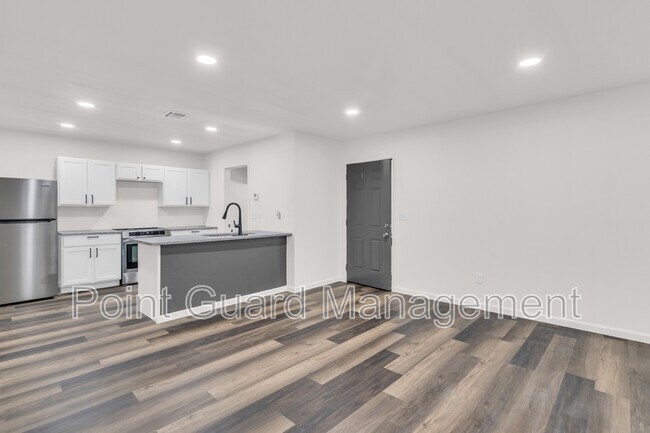 Foto del edificio - 955 Leroy St