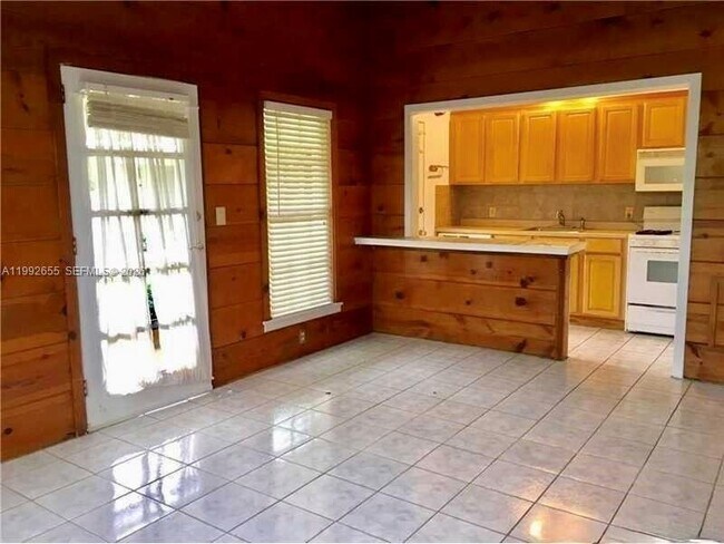 Foto del edificio - 809 NE 17th Ave