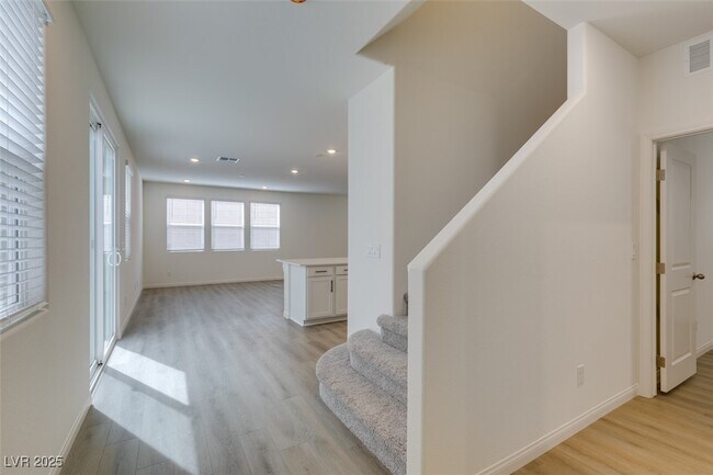 Building Photo - 9133 Vesey Ave